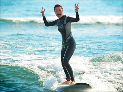 千葉サーフィンスクール女性、初心者大歓迎